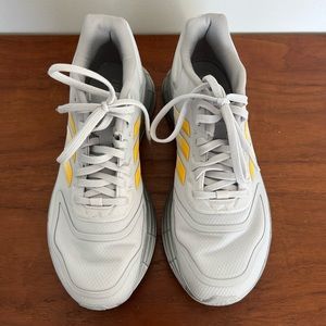 EUC Women’s Adidas Sneakers